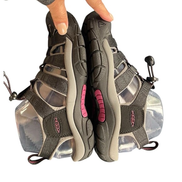 Keen Women's Newport H2 Black/Rasberry 1022801 Waterproof Hiking Size 6 Outdoor - Picture 6 of 14